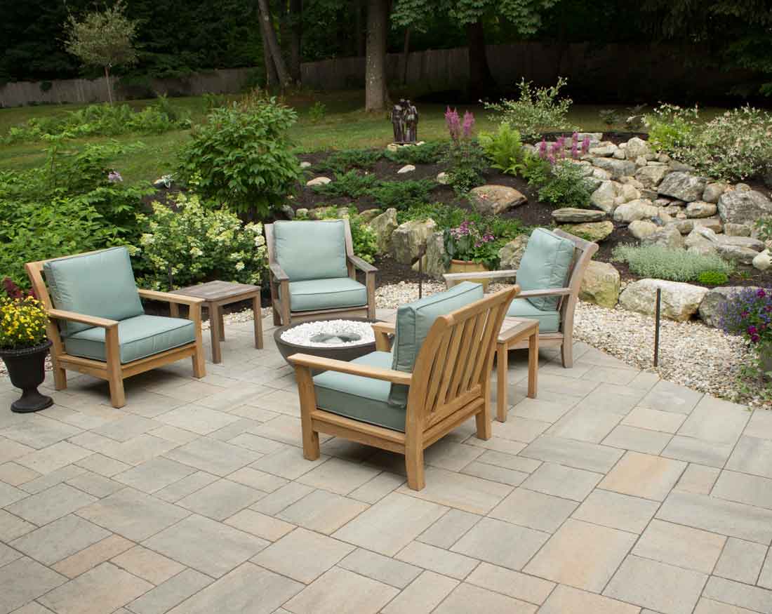 Paver patio with water feature